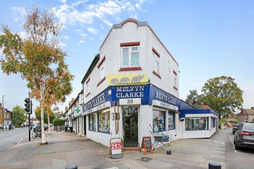 38 Green Wrythe Ln, Carshalton à louer - Photo de l’immeuble – Image 2 sur 3