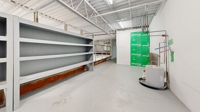 1333 Boundary Rd, Oshawa, ON à louer Photo intérieure– Image 2 sur 9