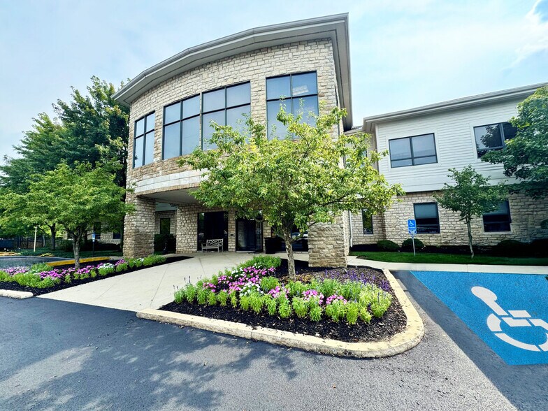 6805 Avery-Muirfield Dr, Dublin, OH à louer - Photo de l’immeuble – Image 1 sur 14