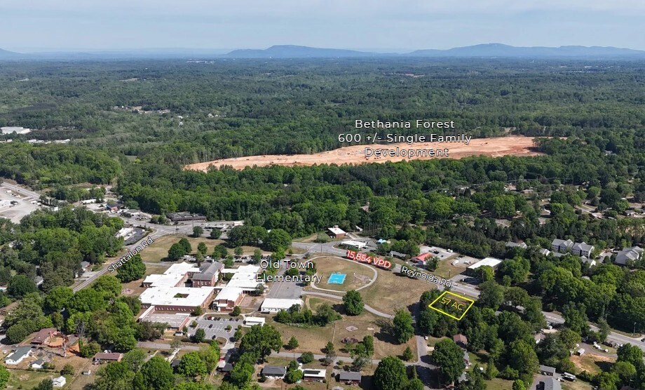 3862 Reynolda Rd, Winston-Salem, NC à louer - Photo de l’immeuble – Image 2 sur 9