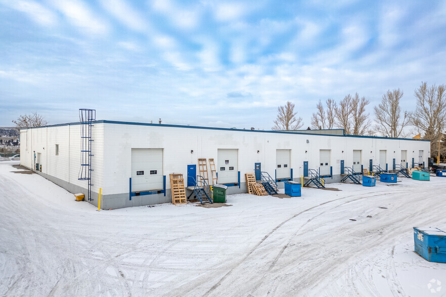 4502-4516 10 St NE, Calgary, AB à louer - Photo de l’immeuble – Image 2 sur 3