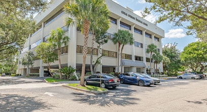 1725 N University Dr, Coral Springs, FL à louer Photo de l’immeuble– Image 1 sur 23