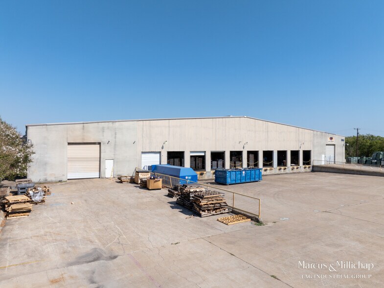 2020 Industrial Blvd, Rockwall, TX à louer - Photo de l’immeuble – Image 1 sur 2