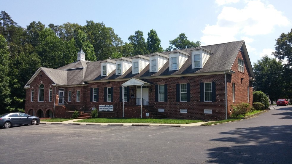 3229 Anderson Hwy, Powhatan, VA à louer - Photo de l’immeuble – Image 1 sur 12