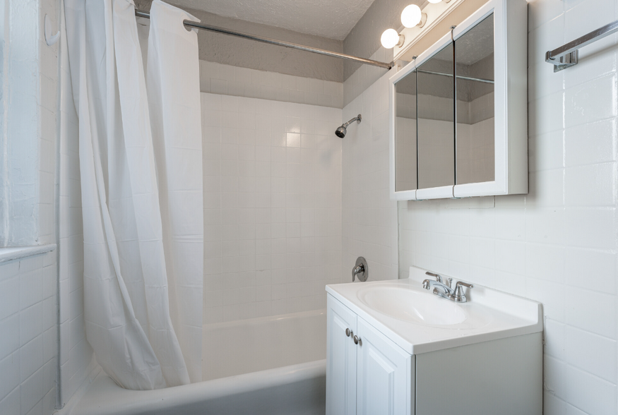 661 W Sheridan Rd, Chicago, IL à vendre - Photo de l’immeuble – Image 3 sur 6