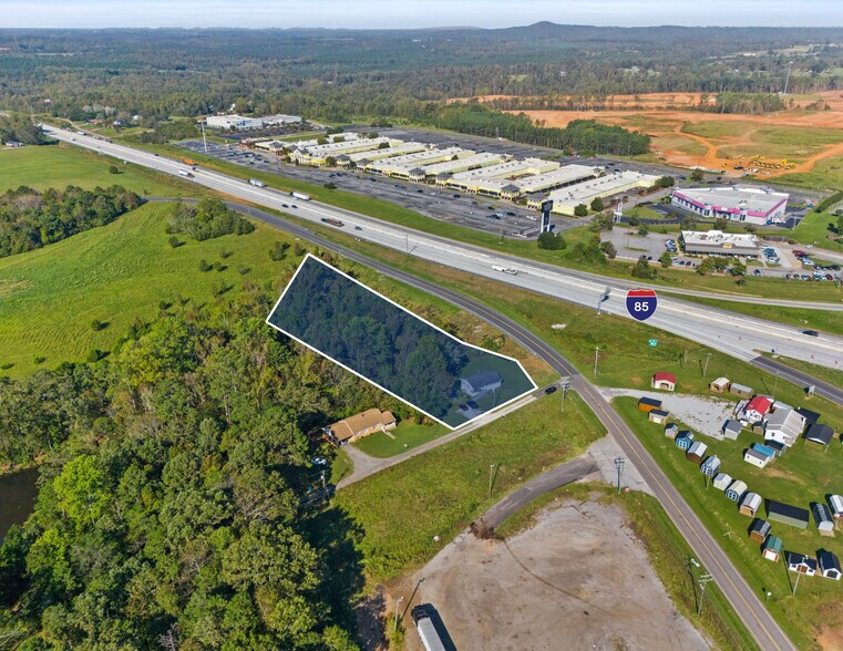 102 Forestdale Dr, Gaffney, SC à vendre - Photo de l’immeuble – Image 2 sur 9