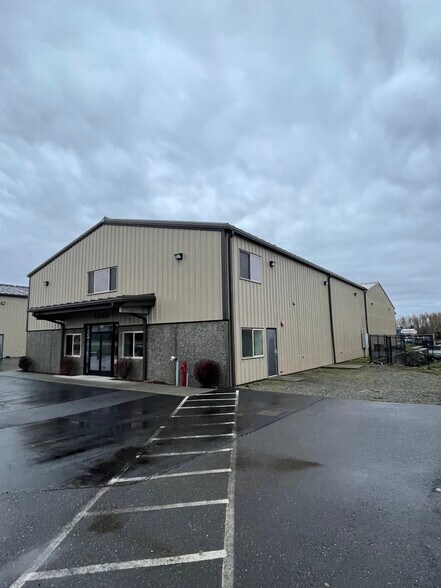 5245 Industrial Pl, Ferndale, WA à louer - Photo de l’immeuble – Image 2 sur 4