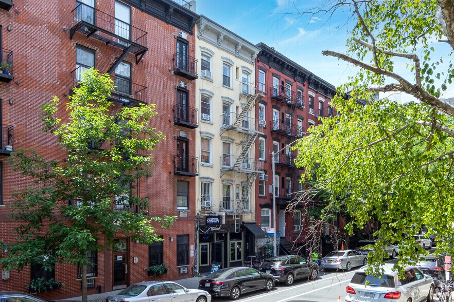 45 E 1st St, New York, NY à louer - Photo de l’immeuble – Image 1 sur 5