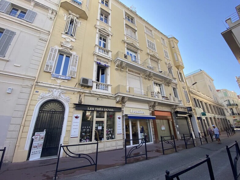 14 Rue Buttura, Cannes à louer - Photo de l’immeuble – Image 1 sur 11