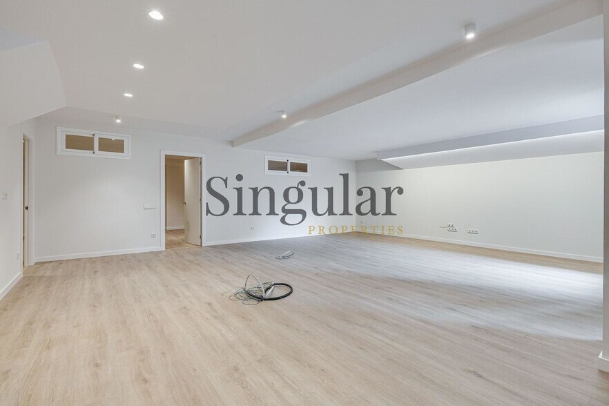 Immeuble residentiel dans Barcelone, Barcelona à vendre - Photo intérieure – Image 3 sur 5