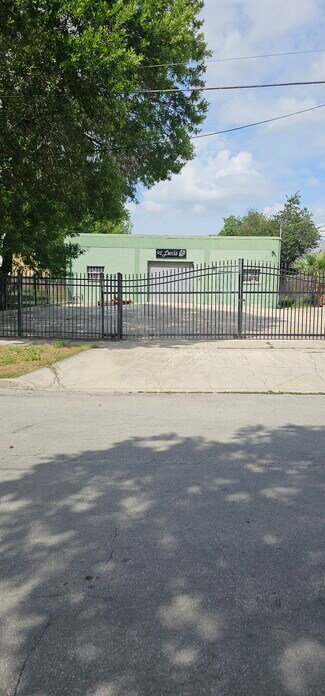 Plus de détails pour 92 Lewis St, San Antonio, TX - Industriel/Logistique à louer
