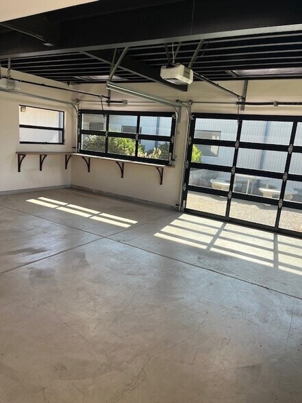 3443 Tripp Ct, San Diego, CA à louer - Photo de l’immeuble – Image 3 sur 3