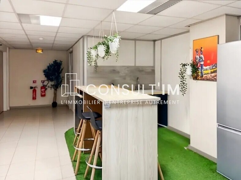 Bureau dans Saint-Cloud à vendre - Photo intérieure – Image 1 sur 6
