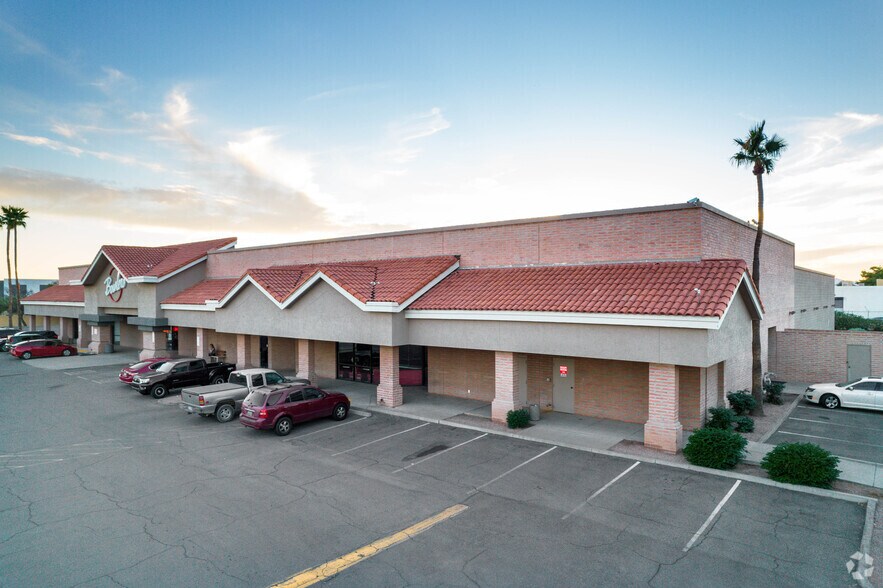 6045-6245 W Chandler Blvd, Chandler, AZ à louer - Photo principale – Image 2 sur 13