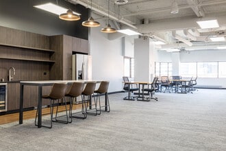 790 N Milwaukee St, Milwaukee, WI à louer Photo intérieure– Image 2 sur 10