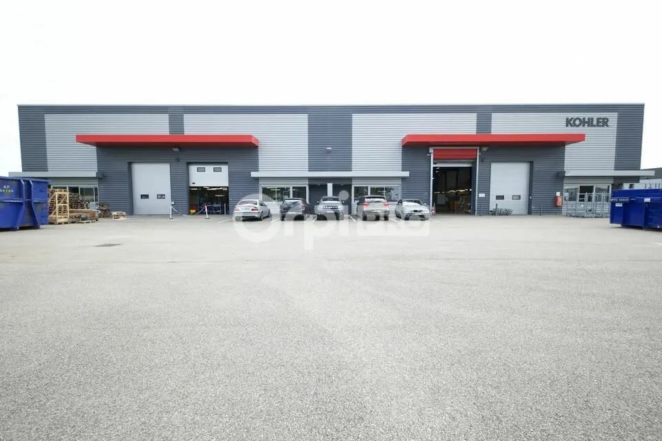 Local d’activités dans Dagneux à louer Photo principale– Image 1 sur 3