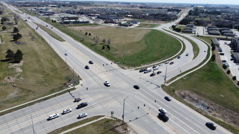 S 84th & NE Pkwy st, Lincoln, NE à vendre - Photo de l’immeuble – Image 2 sur 27
