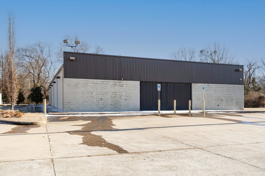5226 Highway 61, Memphis, TN à louer - Photo de l’immeuble – Image 2 sur 11