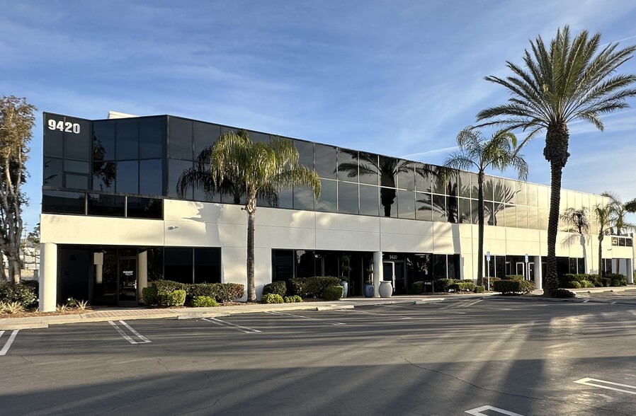 9420 Topanga Canyon Blvd, Chatsworth, CA à louer - Photo de l’immeuble – Image 1 sur 4