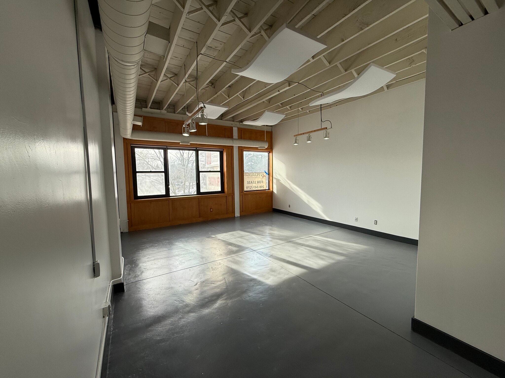 22620 Woodward Ave, Ferndale, MI à louer Photo intérieure– Image 1 sur 8