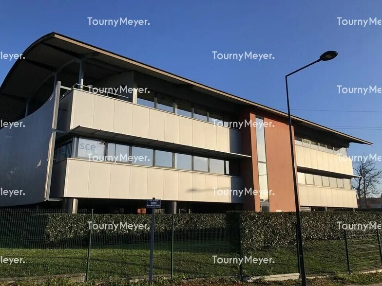 Bureau dans Floirac à louer - Photo de l’immeuble – Image 2 sur 2