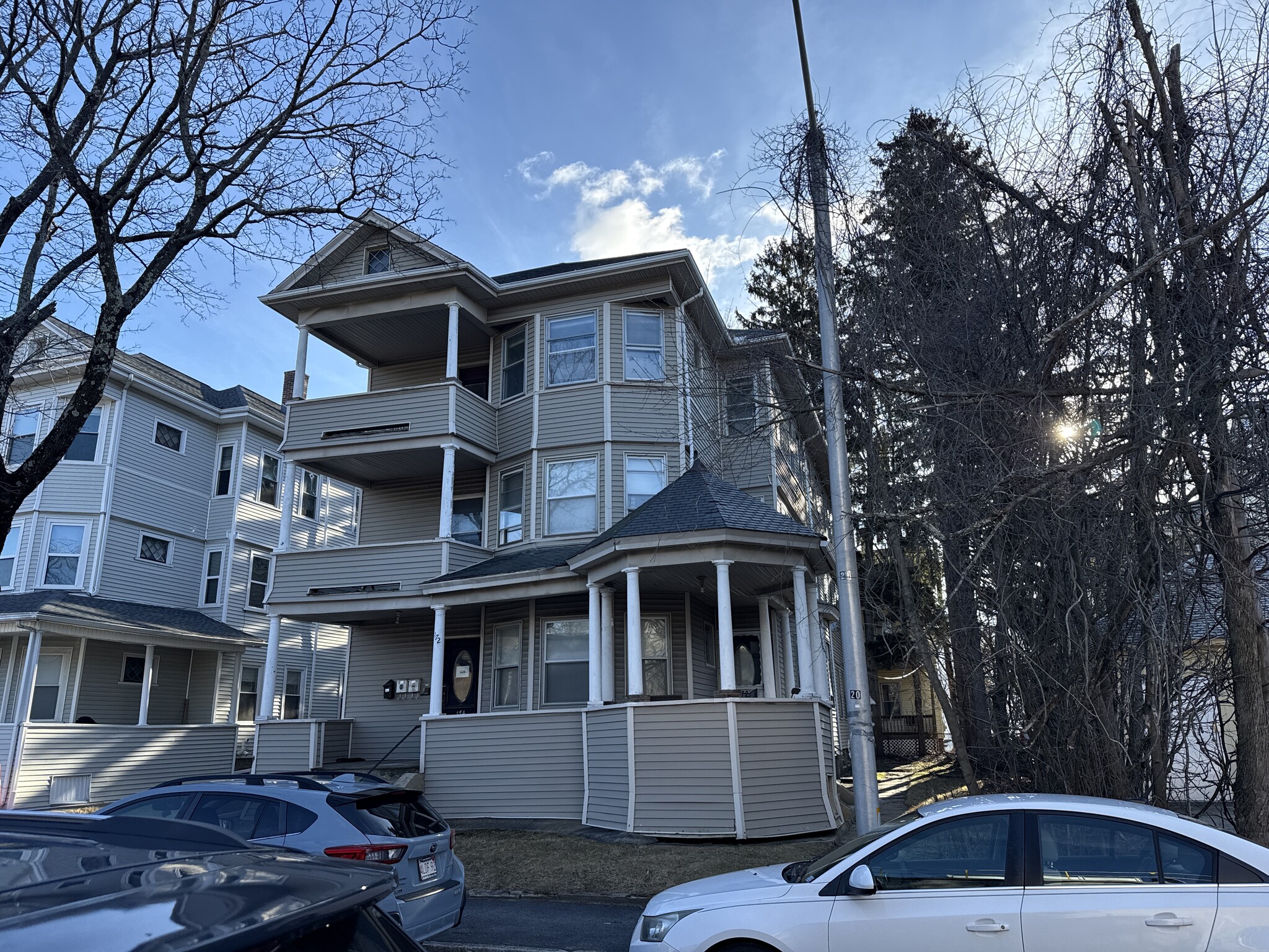 172 Russell St, Worcester, MA à vendre Photo principale– Image 1 sur 2