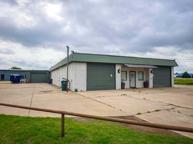 401 S Ranchwood Blvd, Yukon, OK à vendre - Photo de l’immeuble – Image 2 sur 63