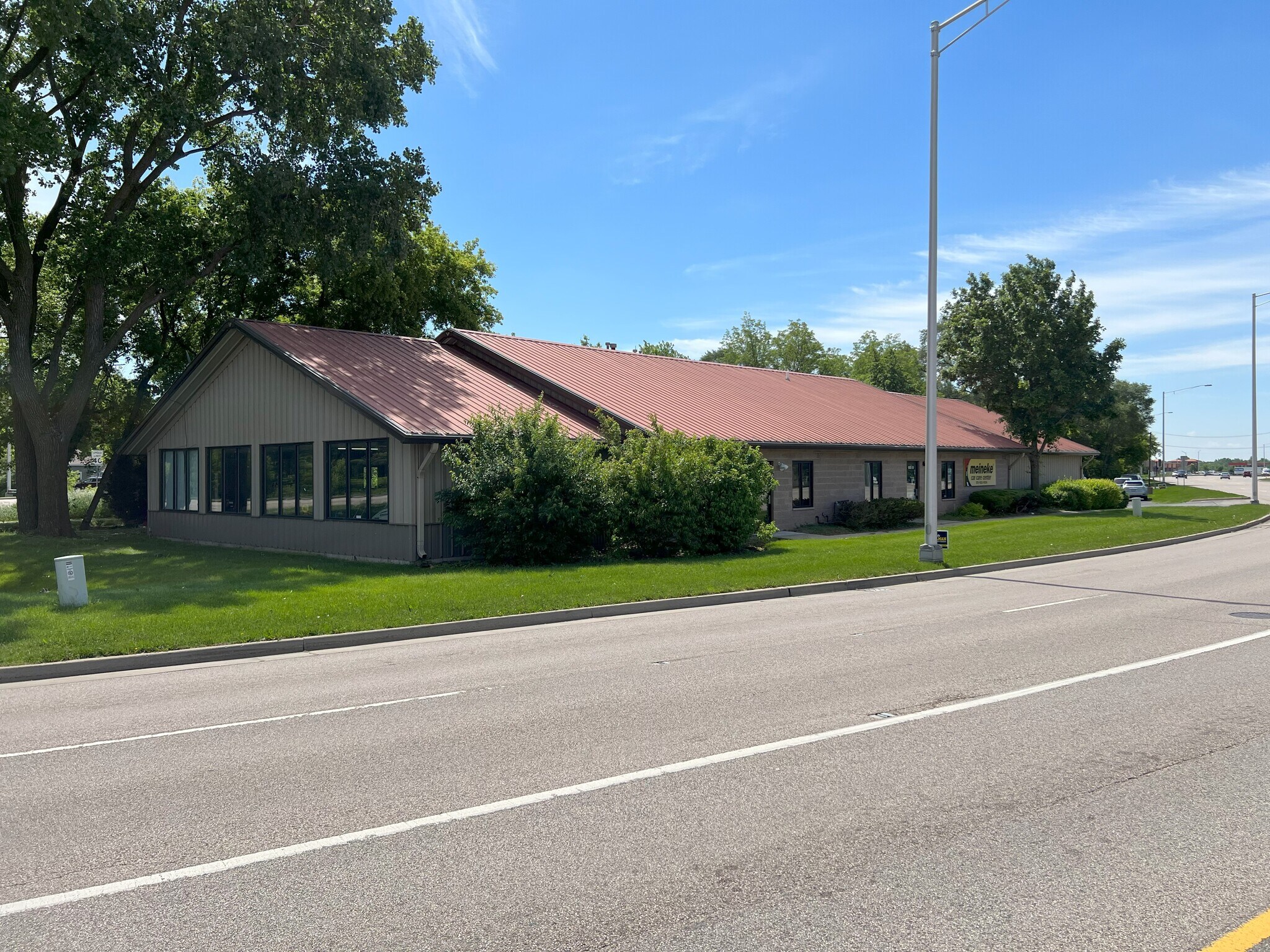 905 Pyott Rd, Crystal Lake, IL à louer Photo de l’immeuble– Image 1 sur 16
