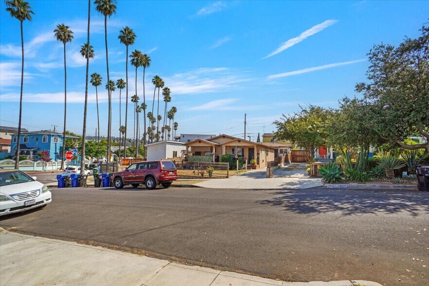 2737 Avenue 30, Los Angeles, CA à vendre - Photo de l’immeuble – Image 3 sur 13