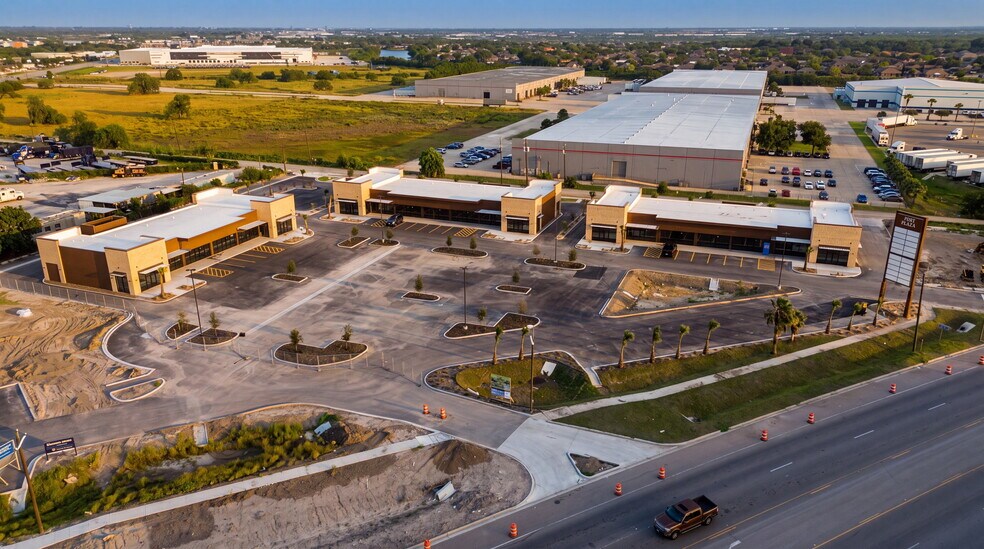 7004 FM 511, Brownsville, TX à louer - Photo de l’immeuble – Image 2 sur 5