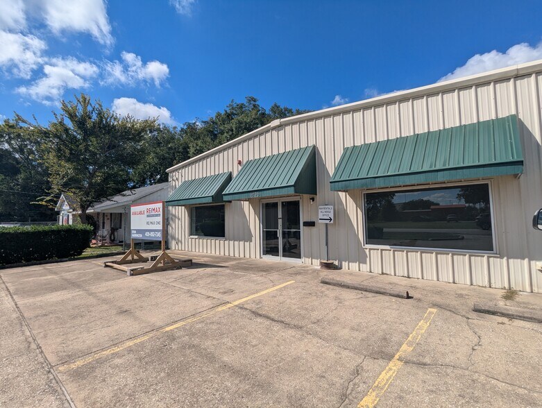 5805 Old Dowlen Rd, Beaumont, TX à louer - Photo de l’immeuble – Image 2 sur 27
