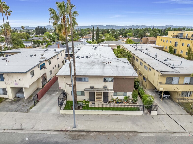 13412 Vanowen St, Van Nuys, CA à vendre - Photo de l’immeuble – Image 3 sur 11