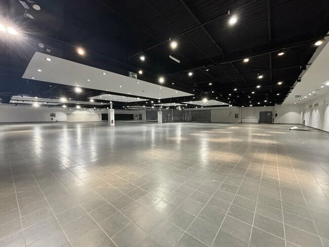 Plus de détails pour Local commercial à louer