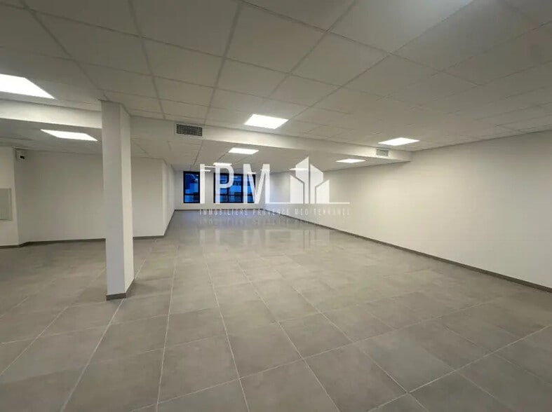 Bureau dans Aubagne à vendre - Photo intérieure – Image 3 sur 6