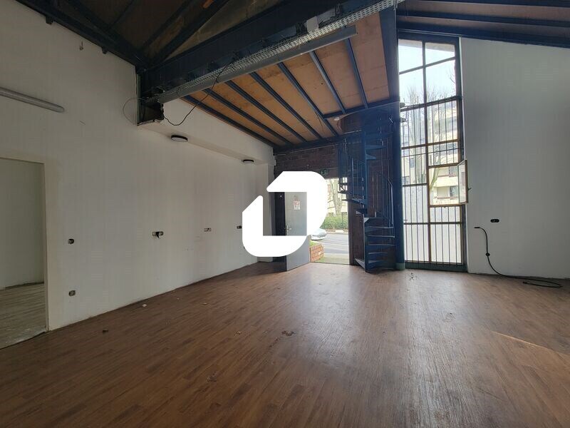 Local d'activités dans Évry-Courcouronnes à vendre Photo intérieure– Image 1 sur 12