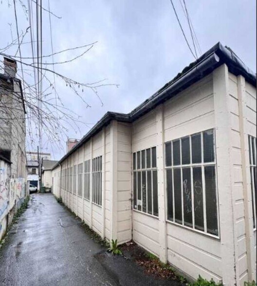 Local d'activités dans Montreuil à vendre - Photo de l’immeuble – Image 1 sur 10