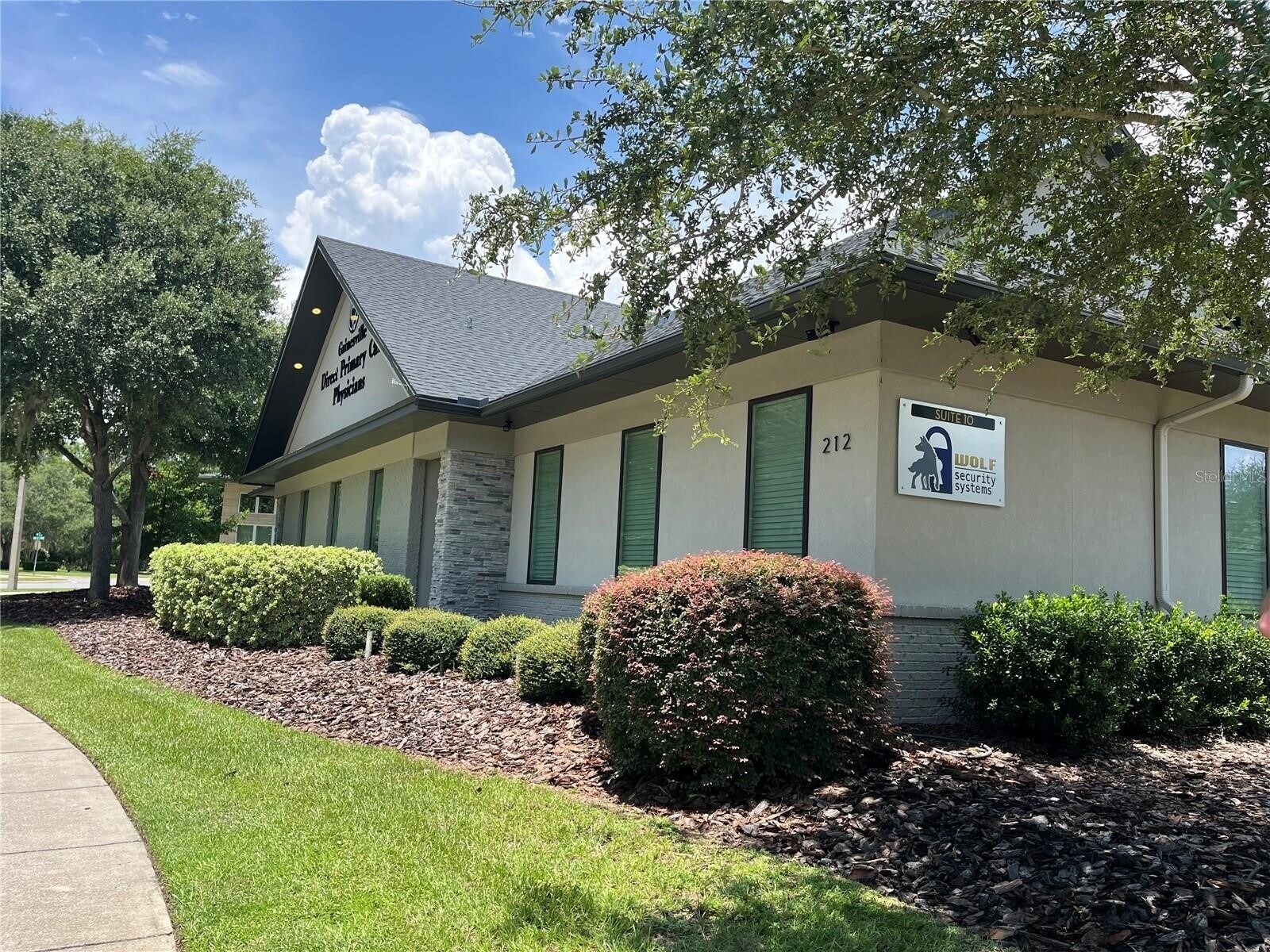 212 NW 135th Way, Newberry, FL à louer Photo principale– Image 1 sur 14