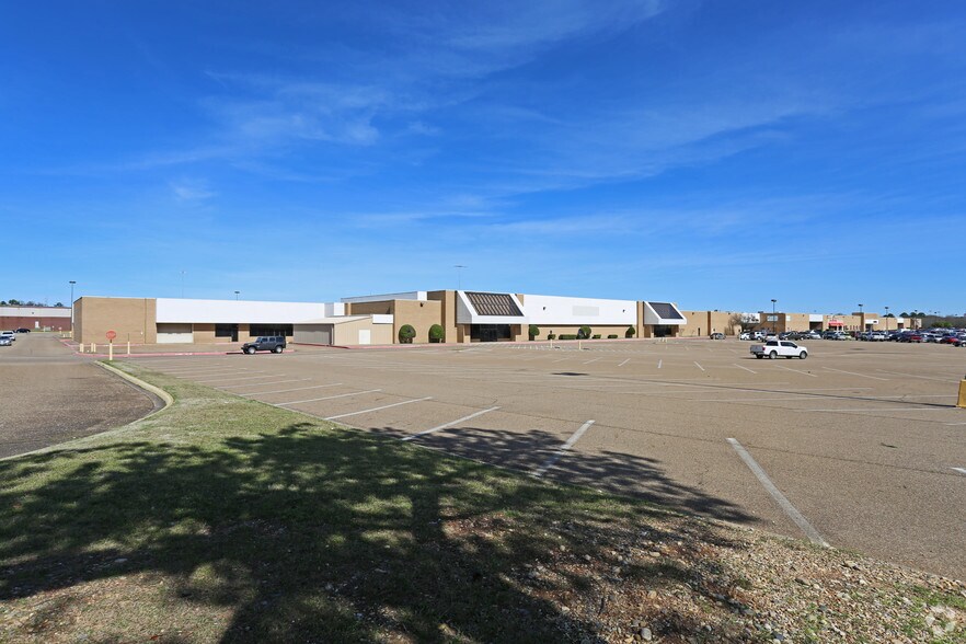 2400 Richmond Rd, Texarkana, TX à vendre - Photo de l’immeuble – Image 3 sur 7