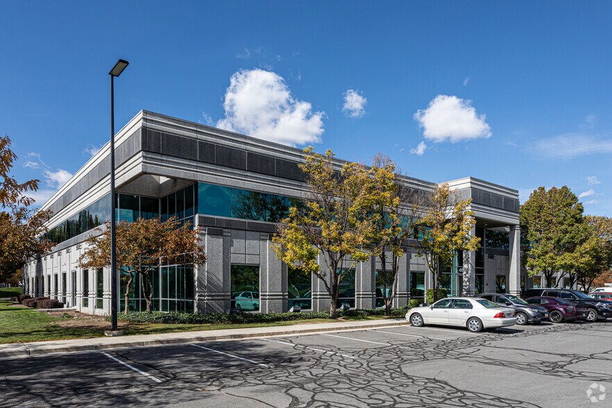 4897 W Lake Park Blvd, Salt Lake City, UT à louer - Photo de l’immeuble – Image 1 sur 5