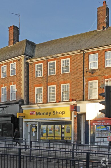123 Station Rd, Edgware à louer - Photo de l’immeuble – Image 2 sur 2