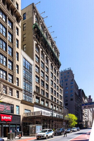 31 W 34th St, New York, NY à louer - Photo de l’immeuble – Image 2 sur 4