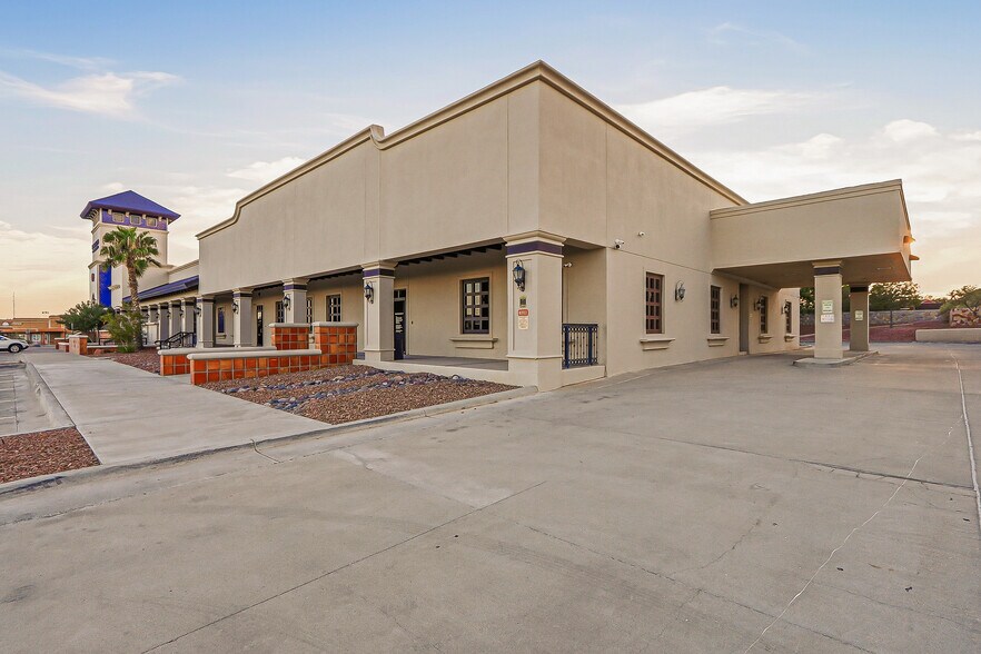11860 Vista del Sol Dr, El Paso, TX à vendre - Photo de l’immeuble – Image 2 sur 8