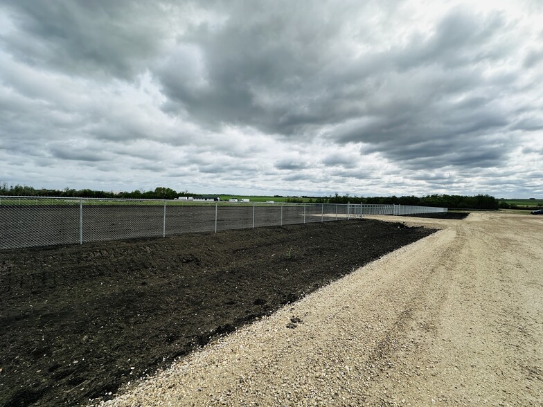 720049 RR63, Clairmont, AB à louer - Photo de l’immeuble – Image 3 sur 5