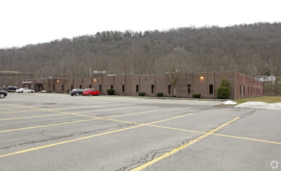 Green Garden Rd, Aliquippa, PA à louer - Photo de l’immeuble – Image 1 sur 4