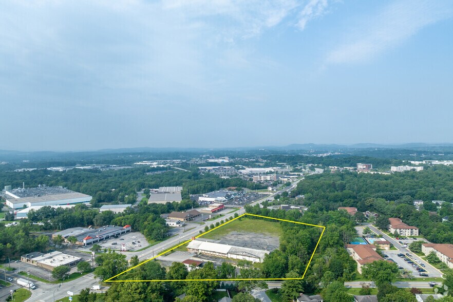 681 Route 211 E, Middletown, NY à louer - Aérien – Image 3 sur 52