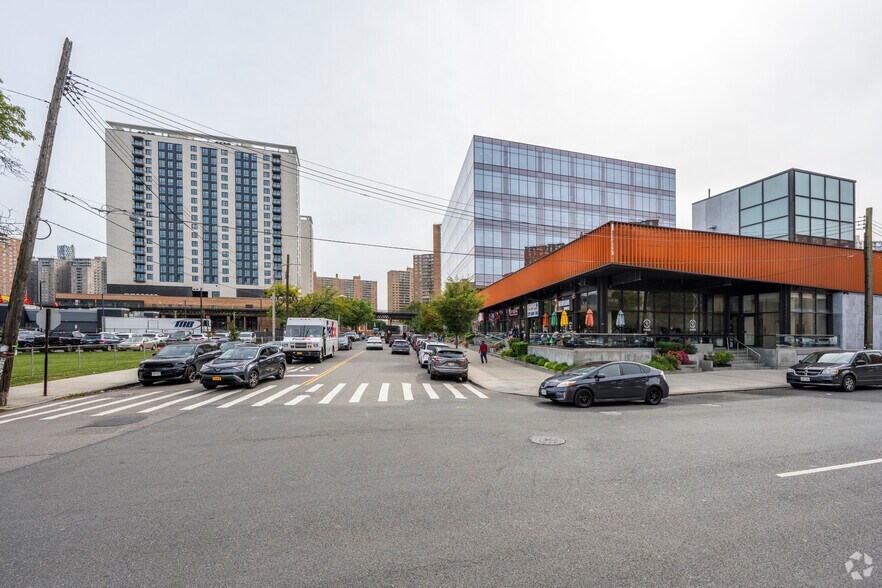 626 Sheepshead Bay Rd, Brooklyn, NY à louer - Photo de l’immeuble – Image 3 sur 5