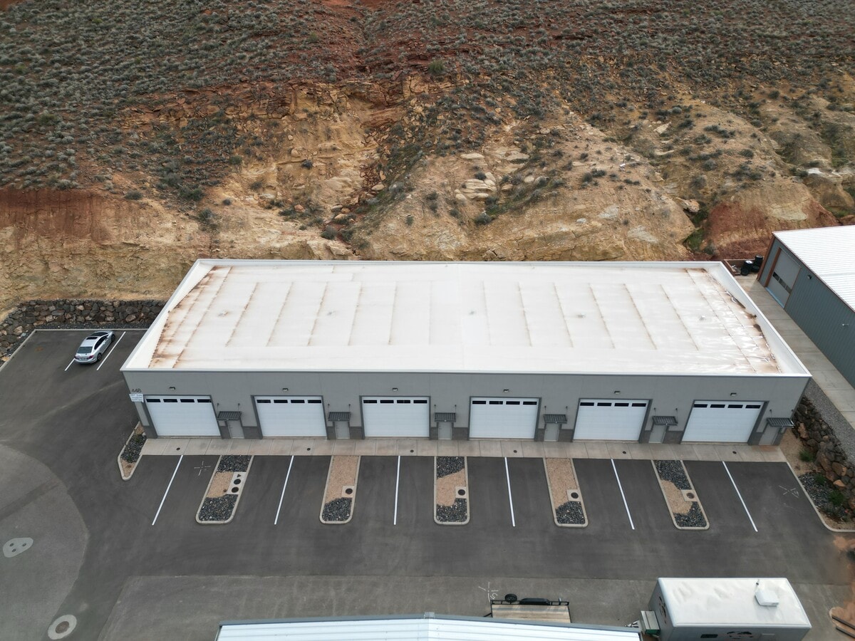 448 Commerce Dr, Hurricane, UT 84737 - Lot 7-12 -  - Photo intérieure - Image 1 of 4