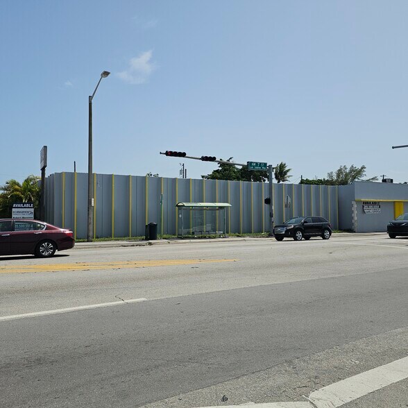 3420 NW 7th St, Miami, FL à louer - Photo de l’immeuble – Image 2 sur 36