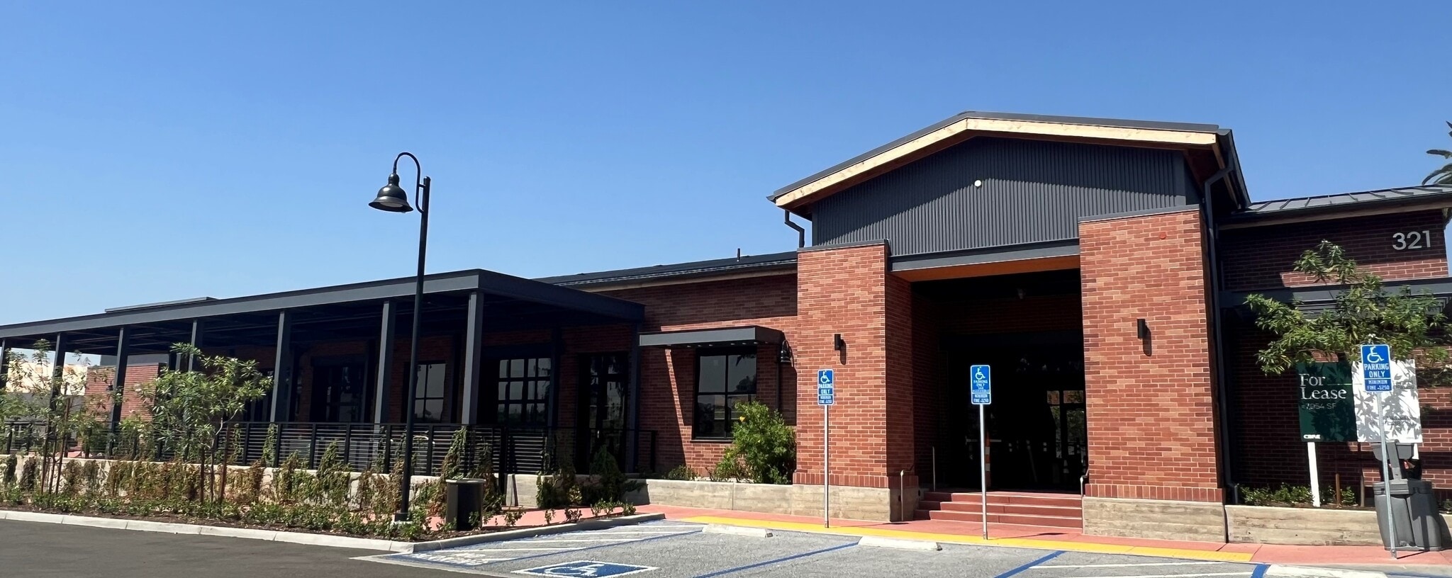 321 Orange St, Redlands, CA à louer Photo principale– Image 1 sur 9