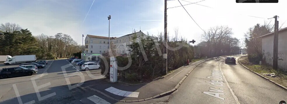 Local commercial dans Montmorency à vendre - Photo de l’immeuble – Image 3 sur 3